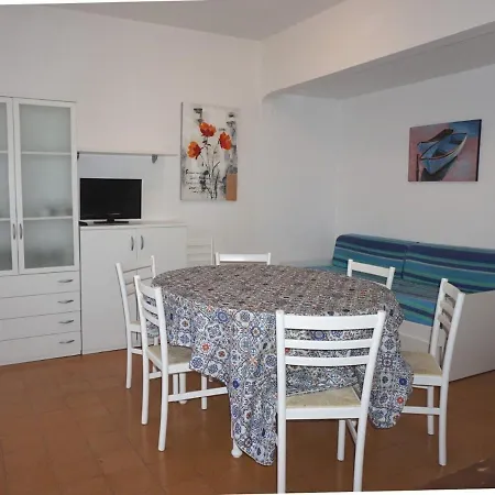Relax In Our Charming With Private Garden *