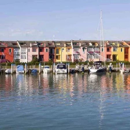Relax In Our Charming With Private Garden Porto Santa Margherita di Caorle